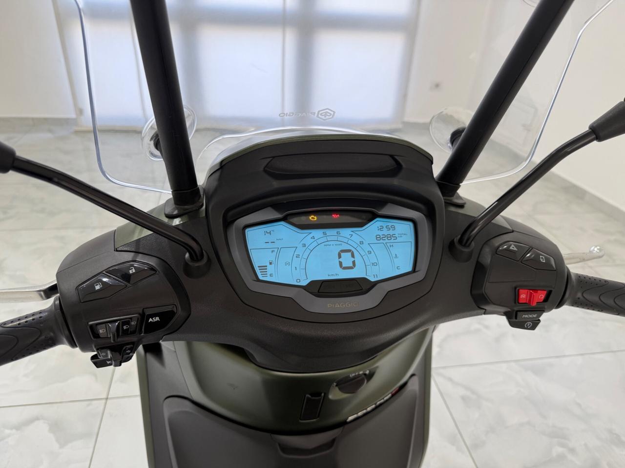 Piaggio Beverly 300 ABS - ASR DEEP BLACK