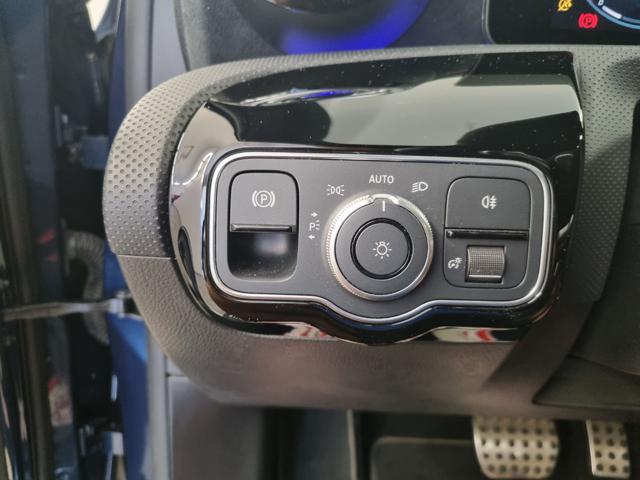 MERCEDES-BENZ A 180 d Automatic Premium