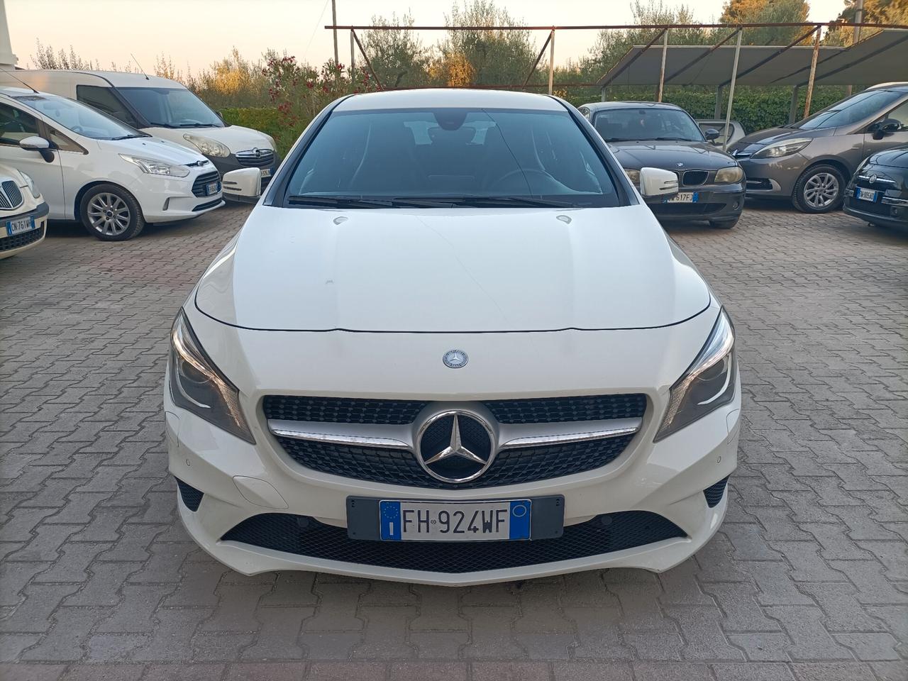 Mercedes-benz CLA 220d Automatic Premium Dark Night