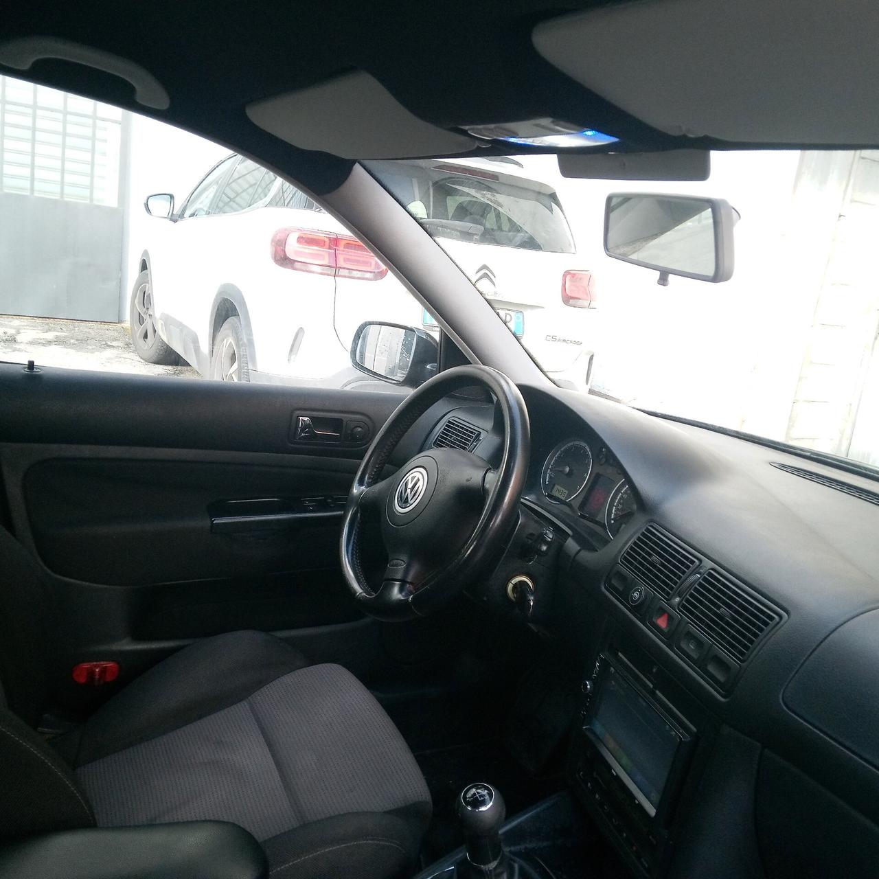 Volkswagen Golf 1.6 16V cat 5 porte Highline