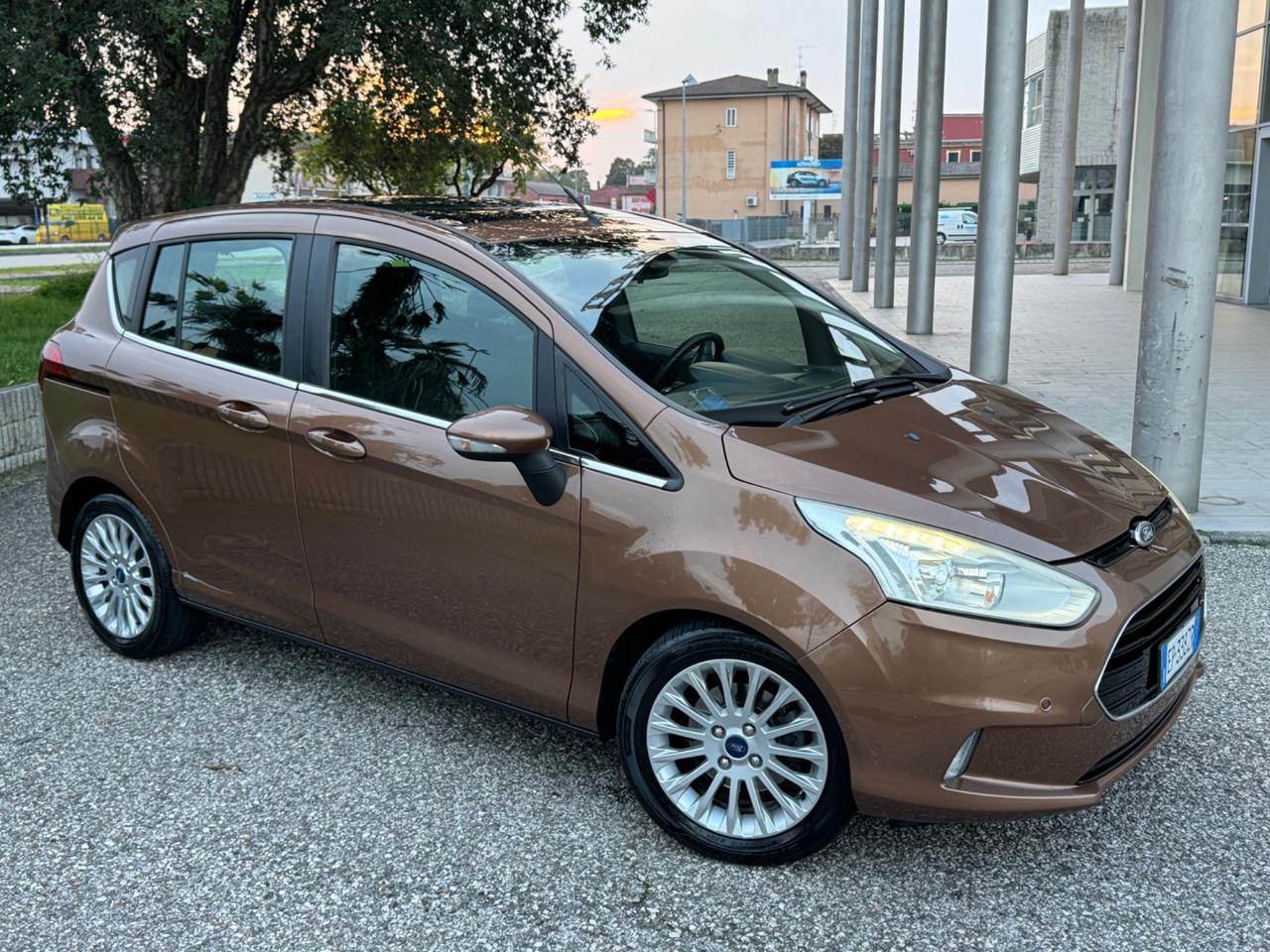 Ford B-Max 1.6 TDCi 95 CV Individual neopatentati