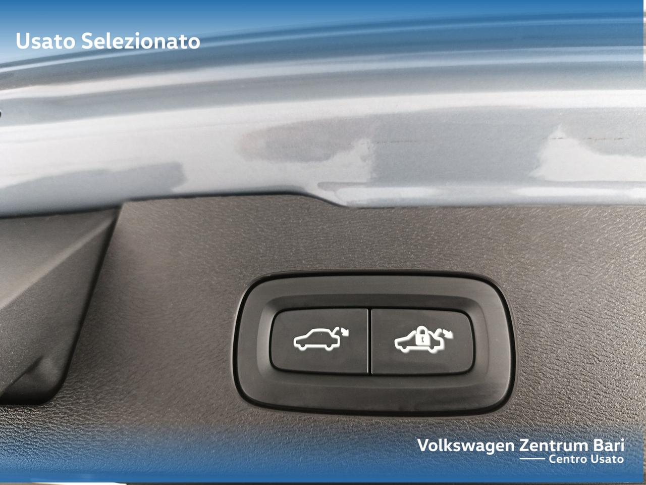 Volvo V60 2.0 b4 ultimate dark auto