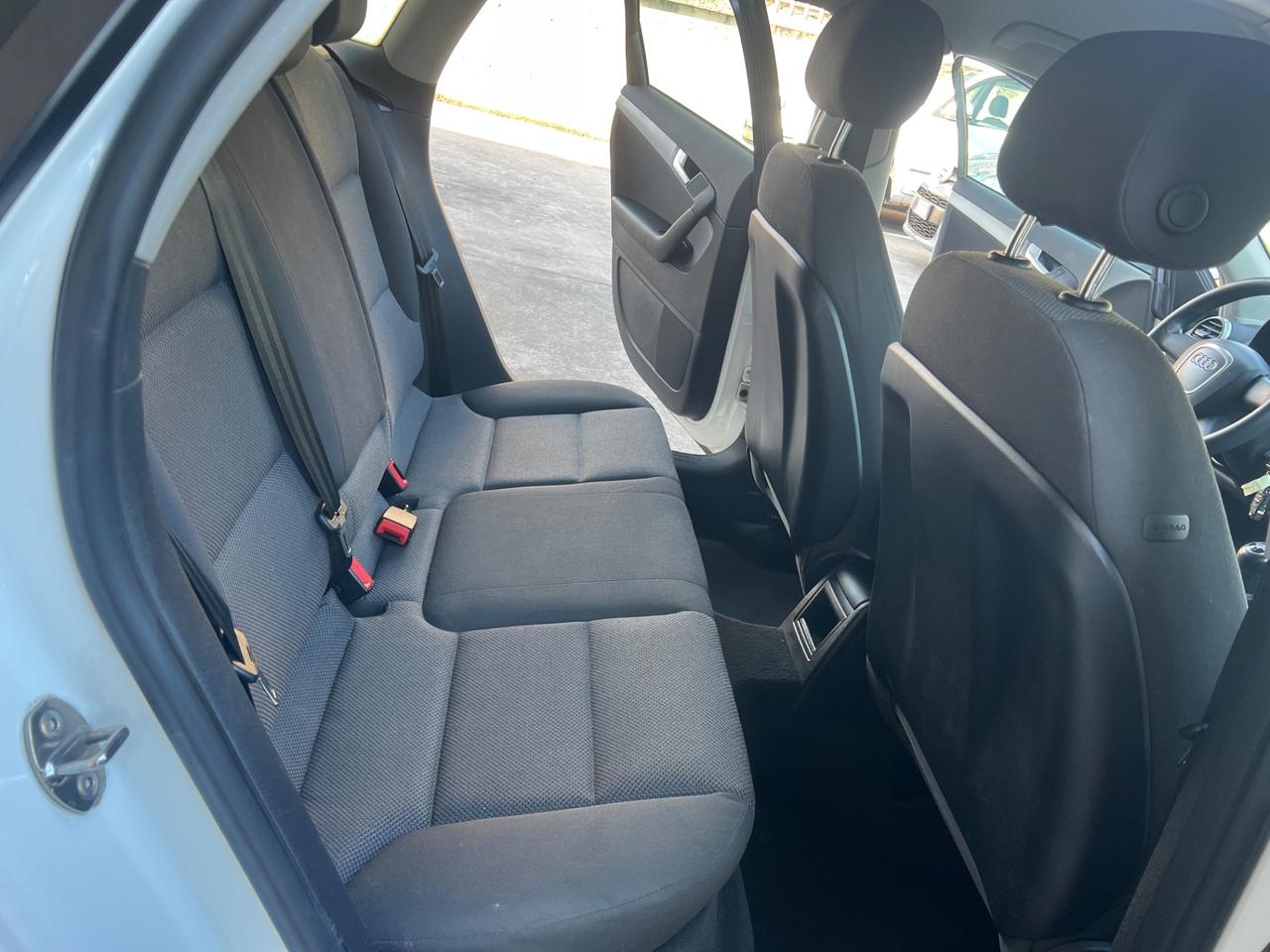 Audi A3 SPB 1.6 TDI 105 CV CR Attraction