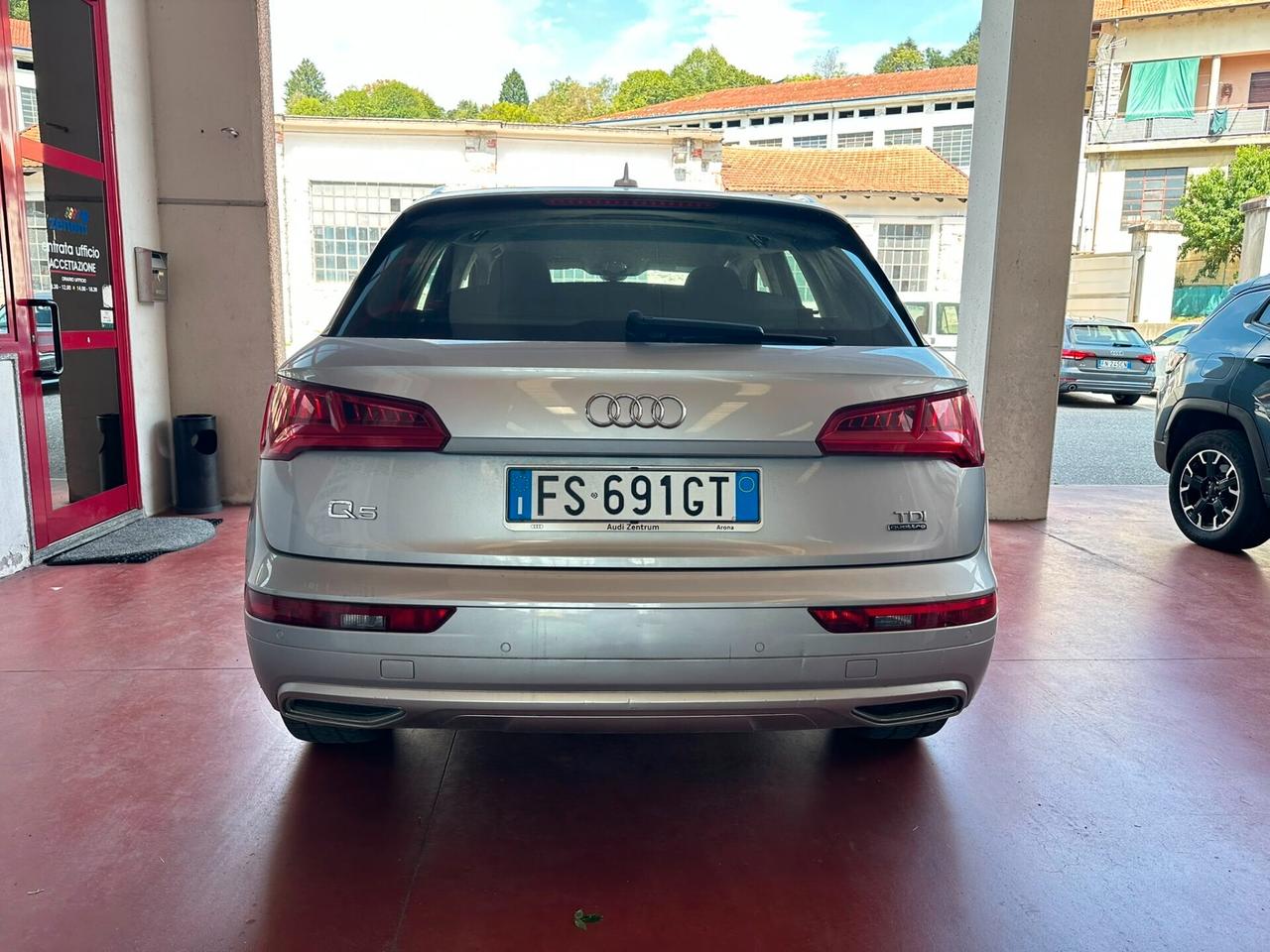 Audi Q5 2.0 TDI 150 CV Business