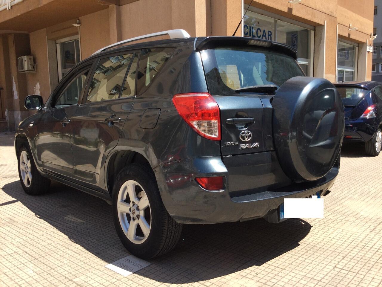 Toyota RAV4 2.2 D-4D 136 CV Luxury