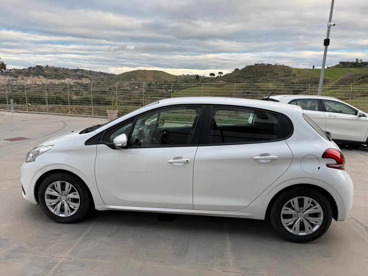 Peugeot 208 BlueHDi 100 S&S 5 porte Active