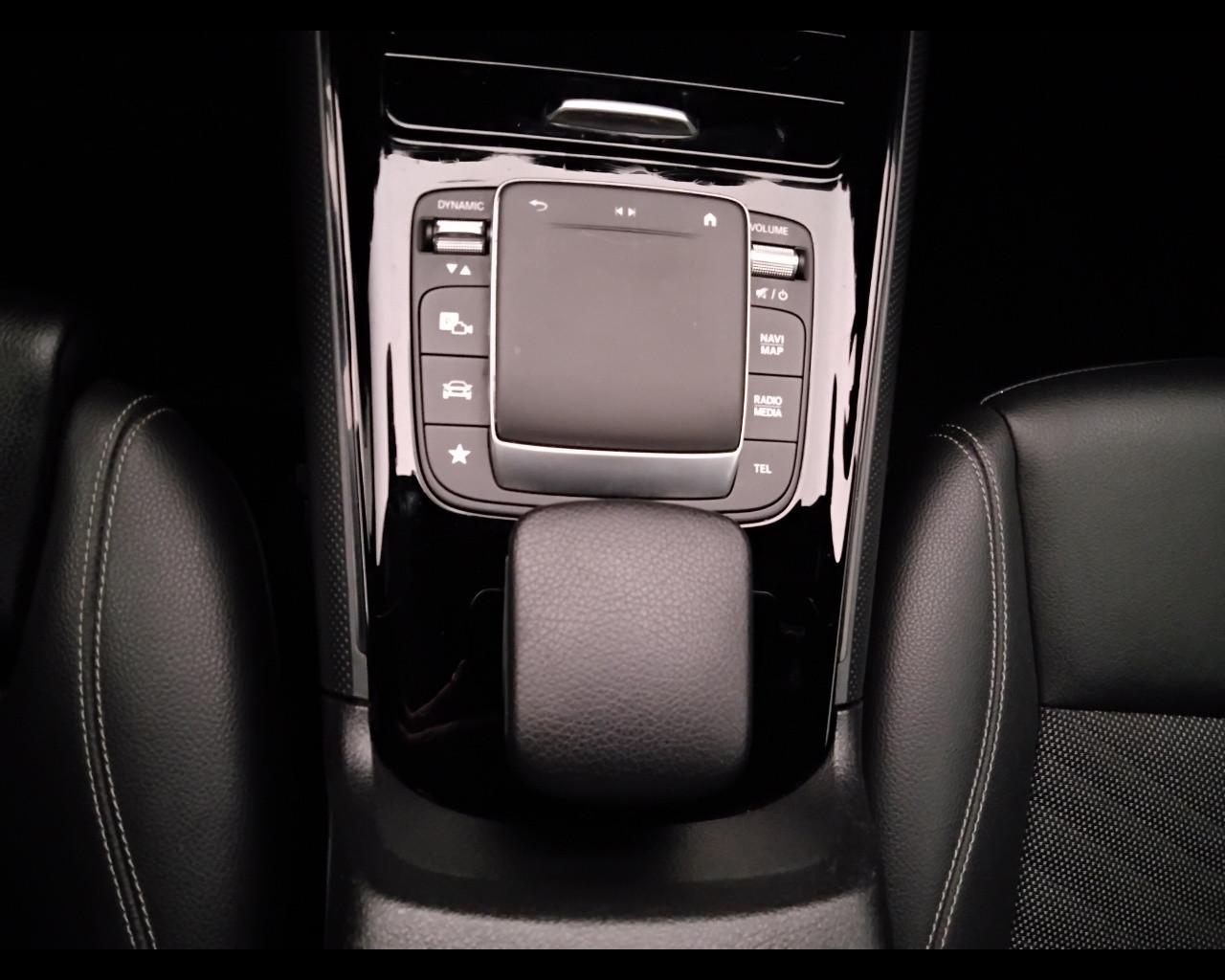 Mercedes-Benz GLA-H247 2020 - GLA 180 d Sport auto