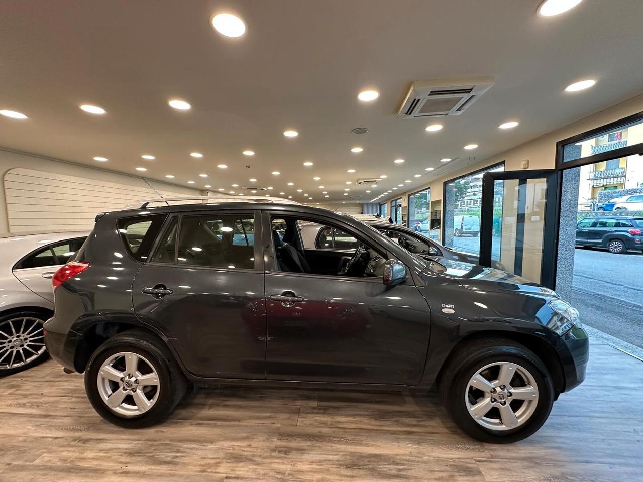 Toyota RAV4 2.2 D-4D 136 CV Luxury