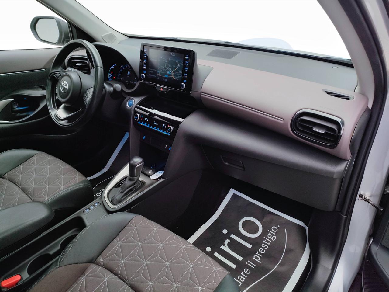 TOYOTA Yaris Cross - Yaris Cross 1.5h Lounge fwd 116cv e-cvt