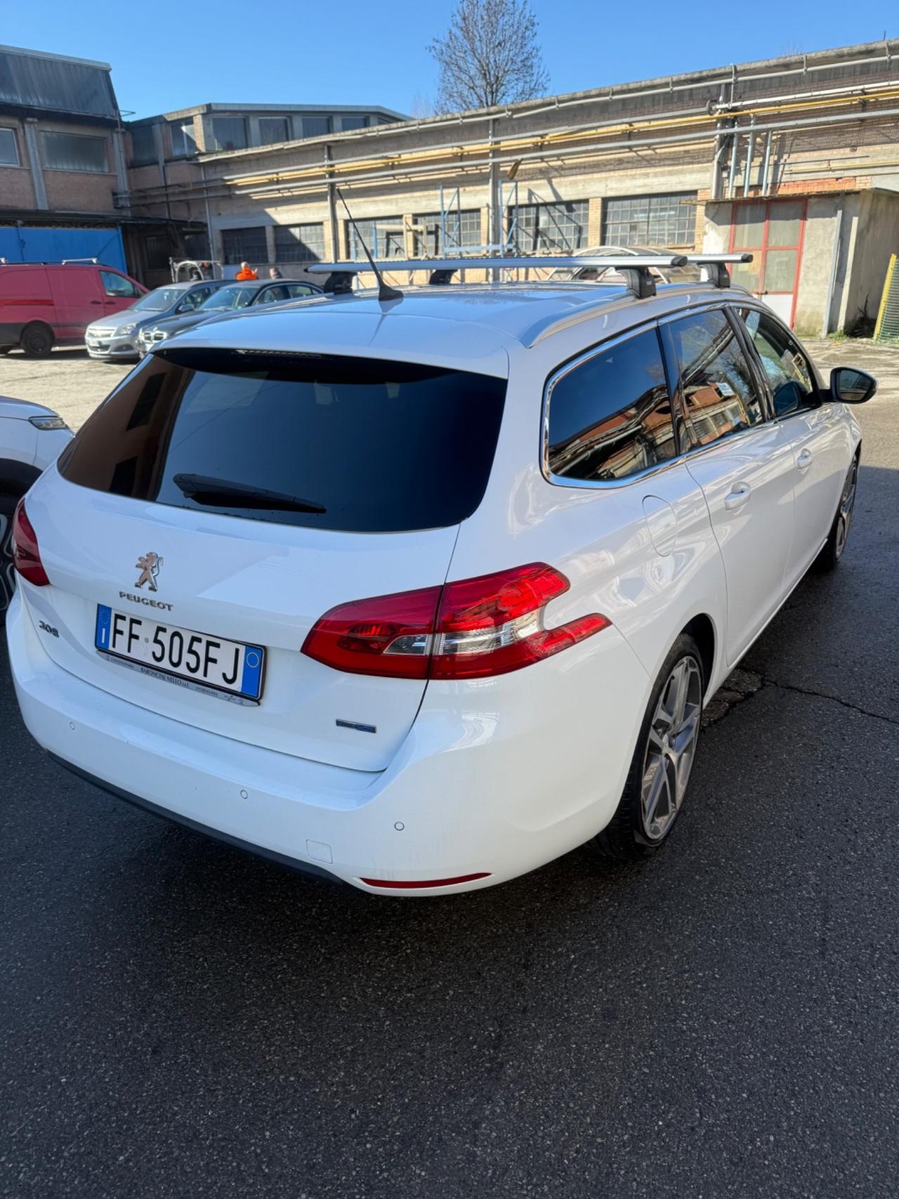 Peugeot 308 BlueHDi 120 S&S SW Allure