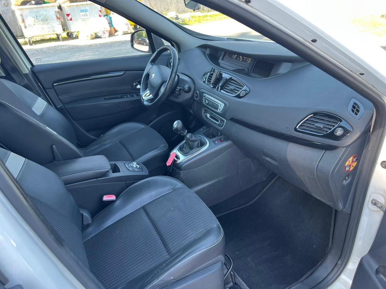 Renault Scenic Scénic XMod 1.5 dCi 2012