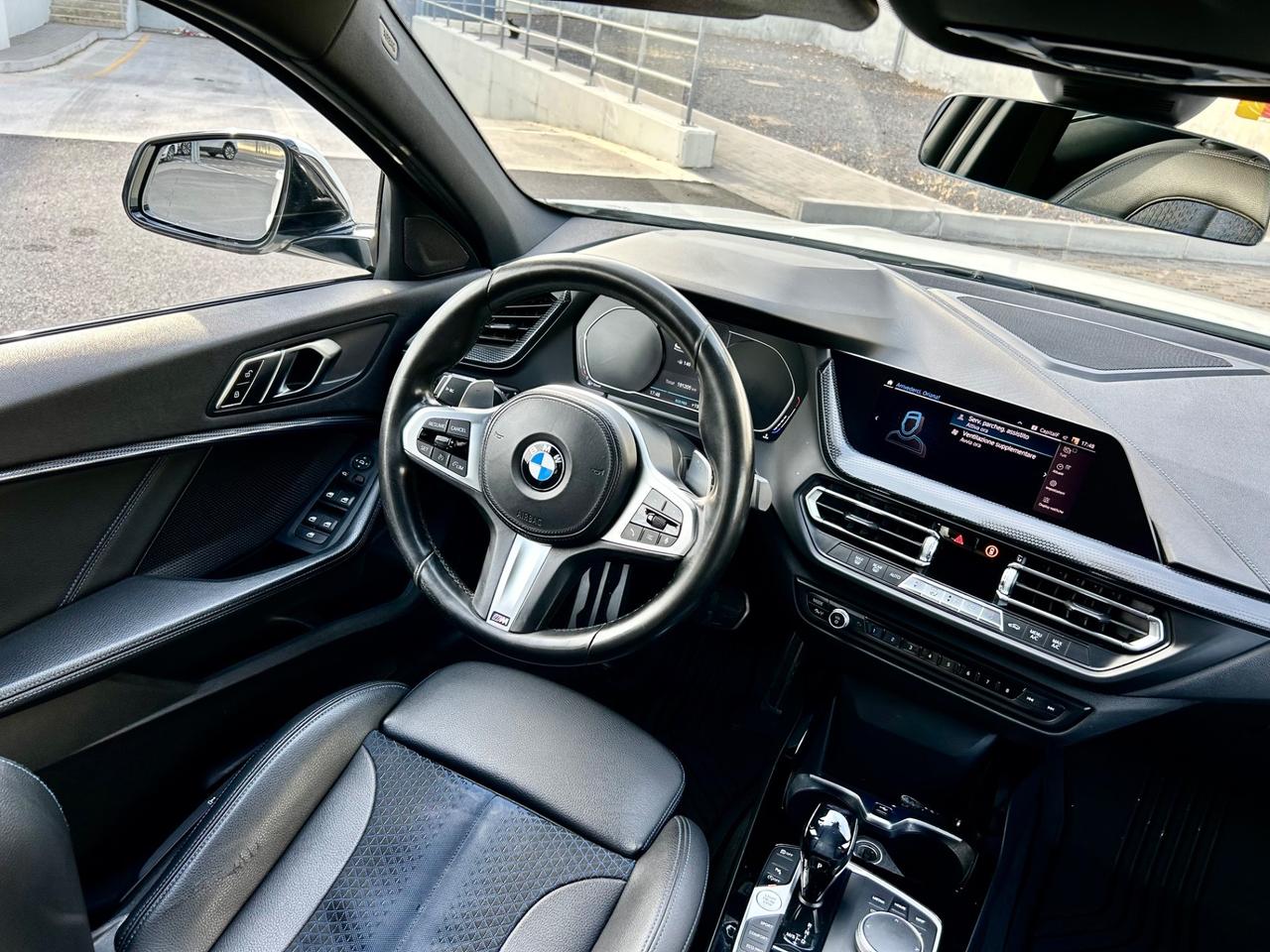 Bmw 118 118d 5p. Msport