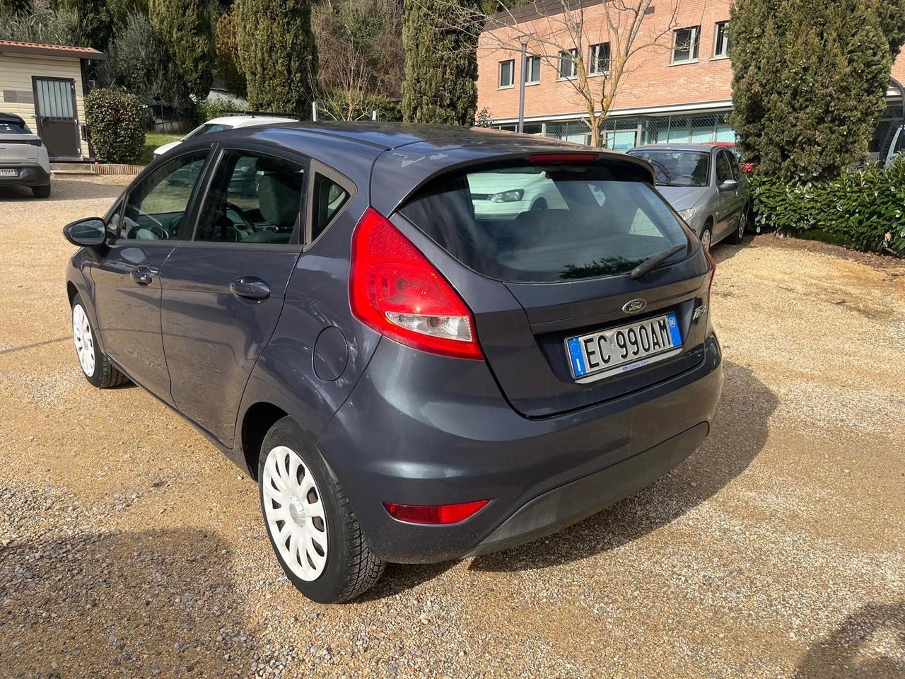 Ford Fiesta 1.2 Benzina - Neopatentati