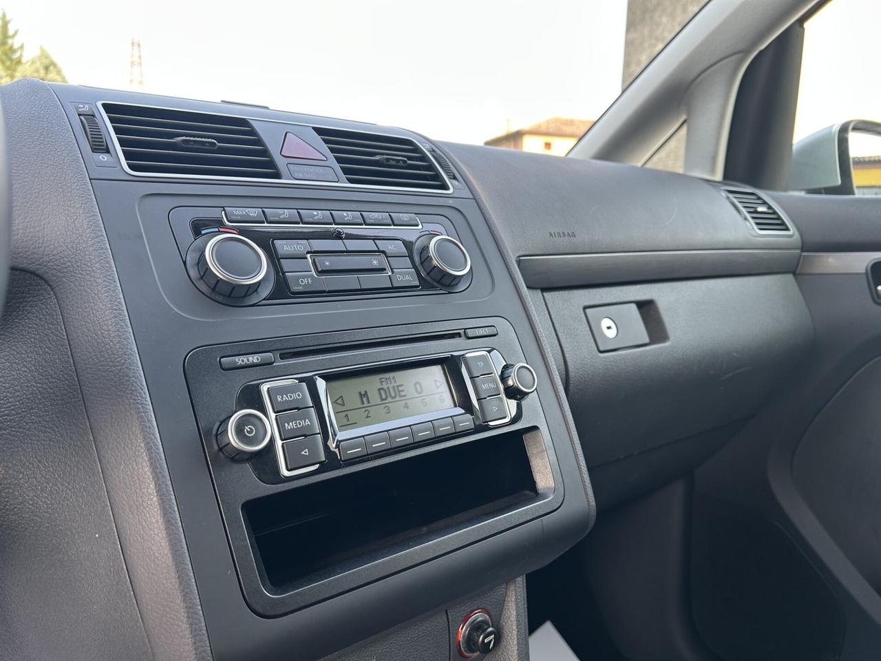 VOLKSWAGEN TOURAN 1.6 TDI 105CV 7 POSTI OK NEOP.