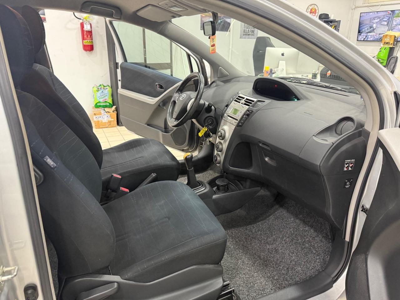 Toyota Yaris 1.0 benzina 140 mila km