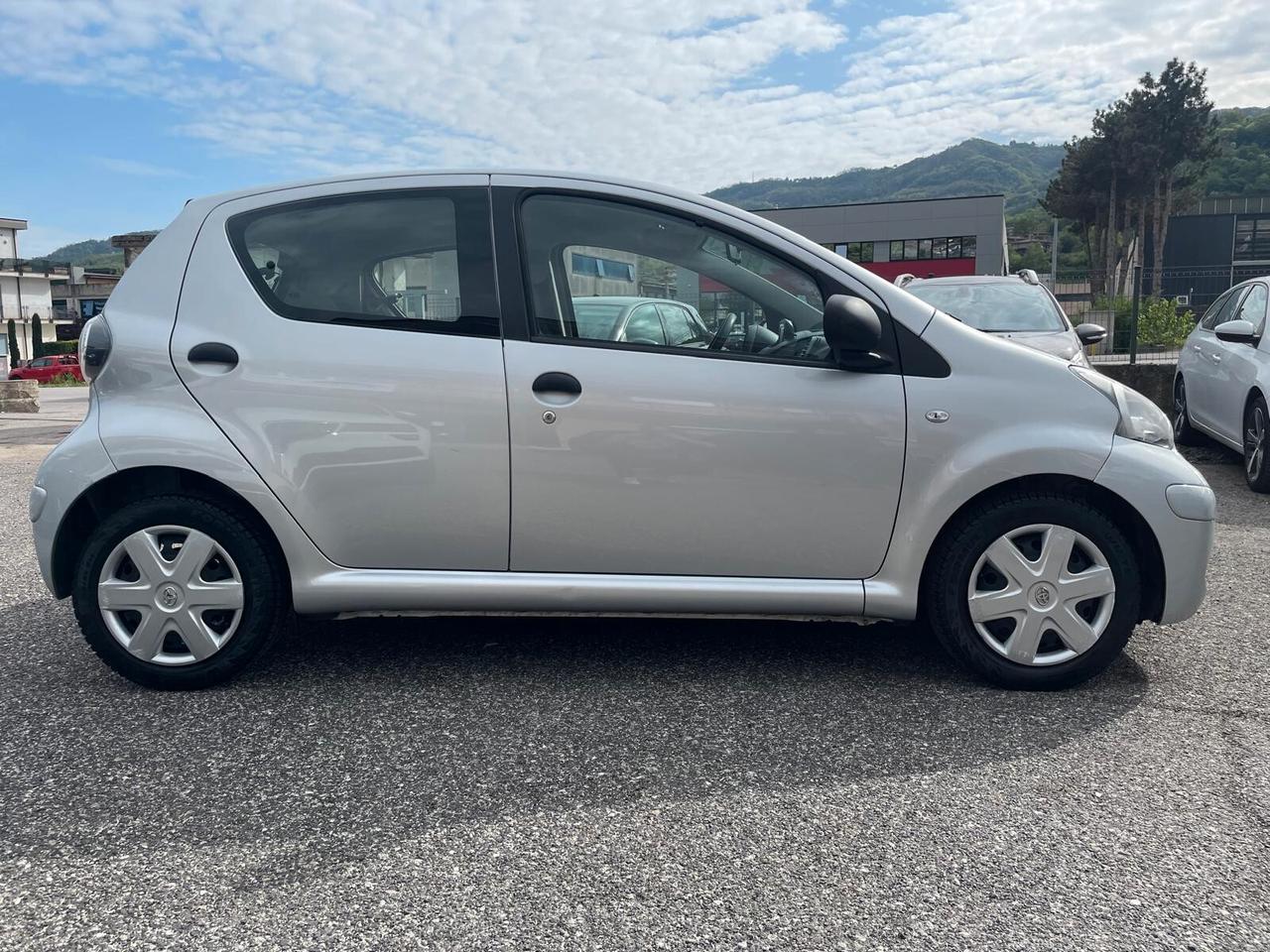 Toyota Aygo 1.0 Benzina – Neopatentati – Solo 85.745 km!