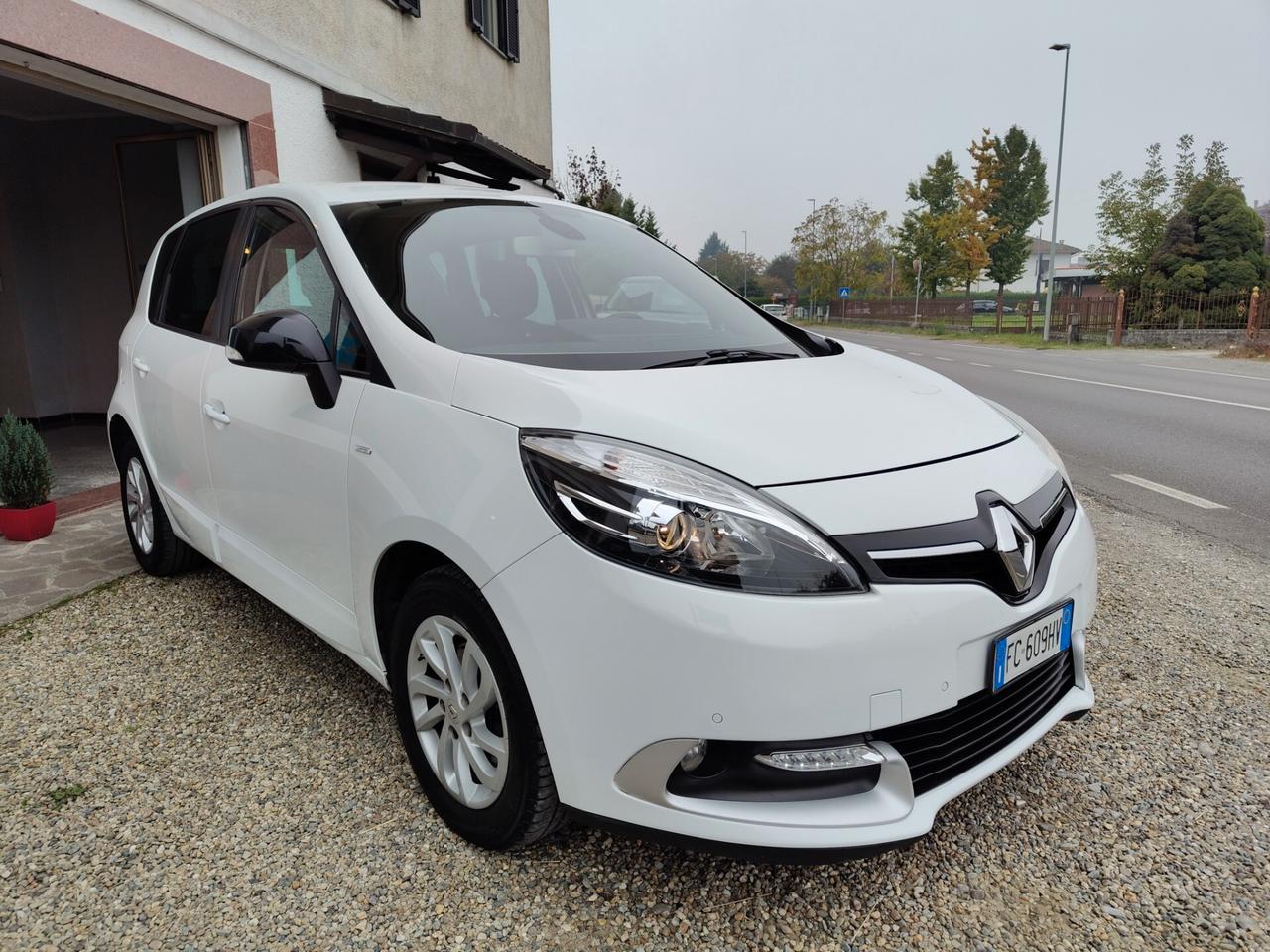 Renault Scenic Scénic XMod dCi 95 CV Start&Stop Energy Limited