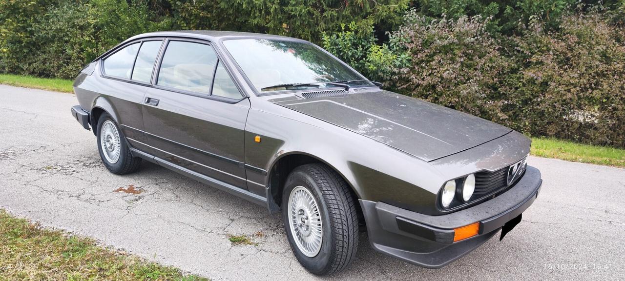 Alfa Romeo Alfetta 2.0 GTV 131CV (28.700KM ORIGINALI)