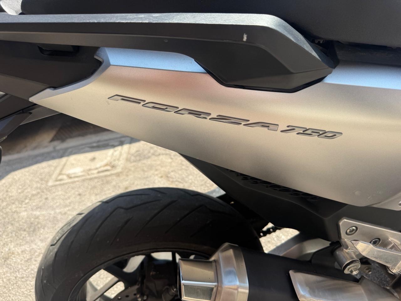 Honda Forza 750 Sport