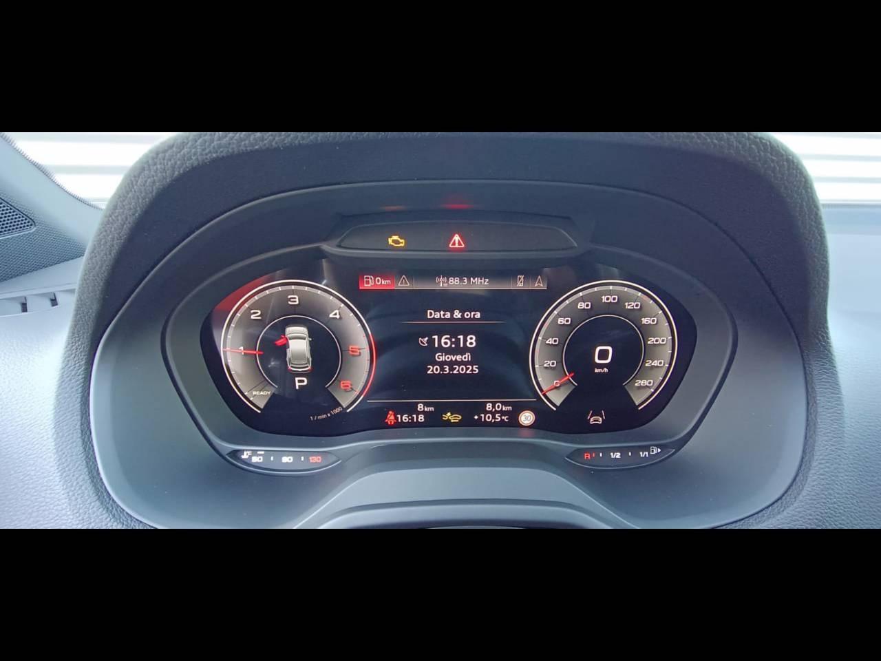AUDI Q2 35 TDI S-TRONIC S-LINE