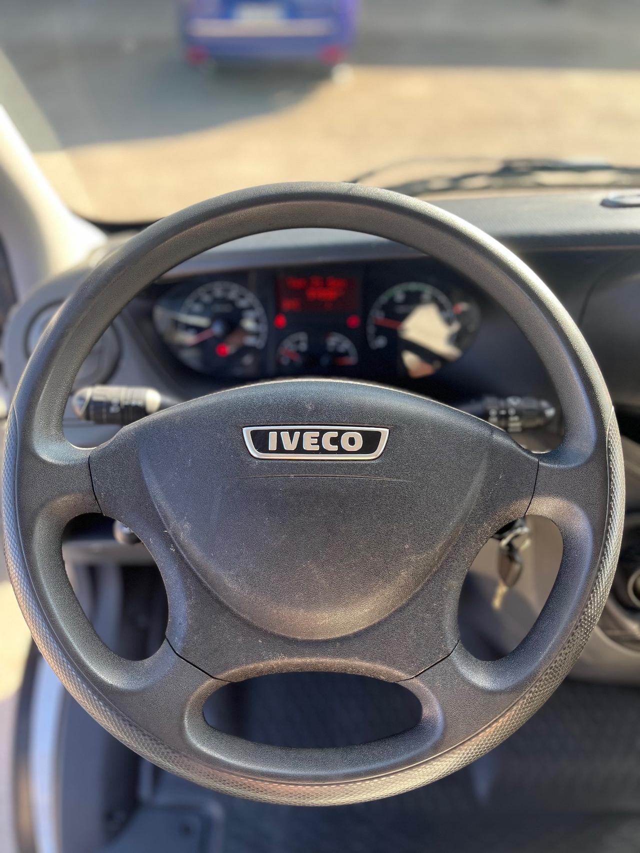 Iveco Daily telonato