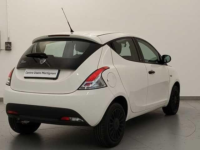 Lancia Ypsilon 1.2 69 CV 5 porte Elefantino Blu