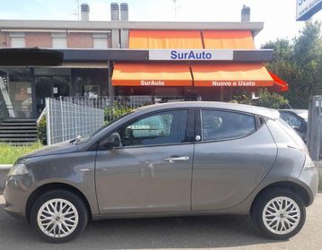 LANCIA Ypsilon Metano Ecochic Silver