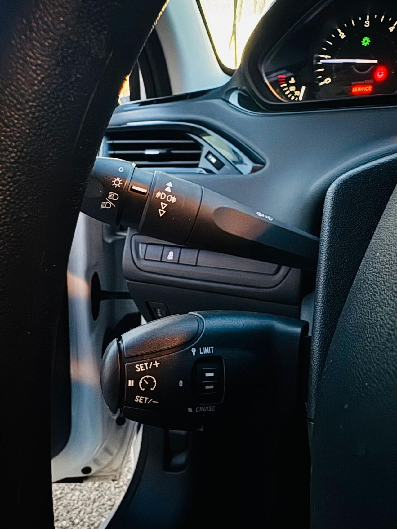 Peugeot 208 BlueHDi 75 5 porte Allure
