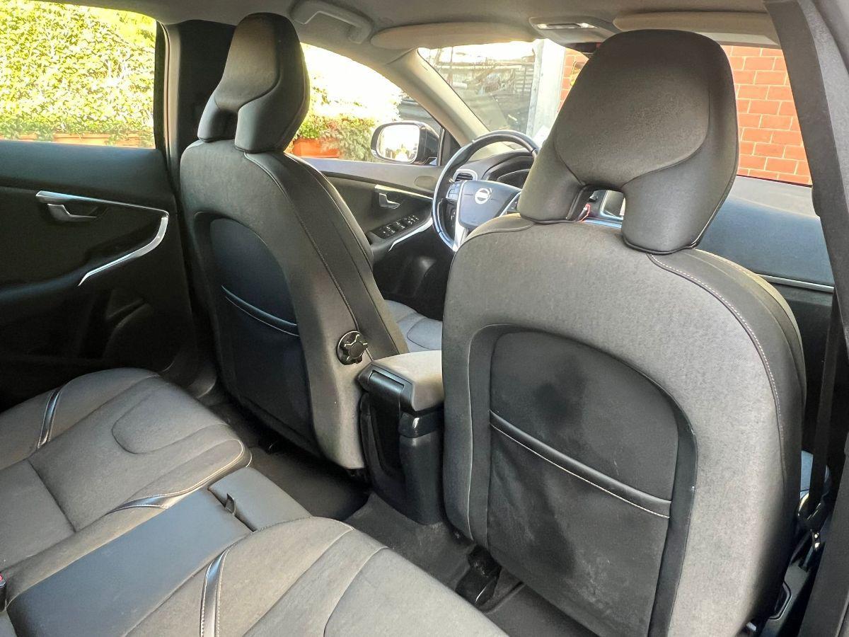 VOLVO - V40 Cross Country 1.6 d2 Momentum