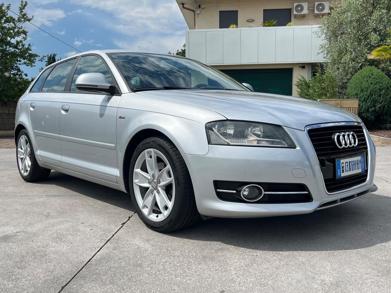 Audi A3 SPB 1.6 TDI 105 CV CR Attraction