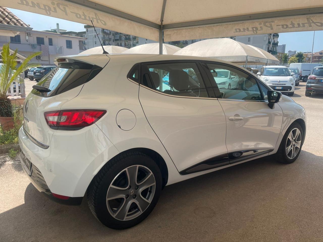 Renault Clio 1.2 75CV 5 porte Costume National