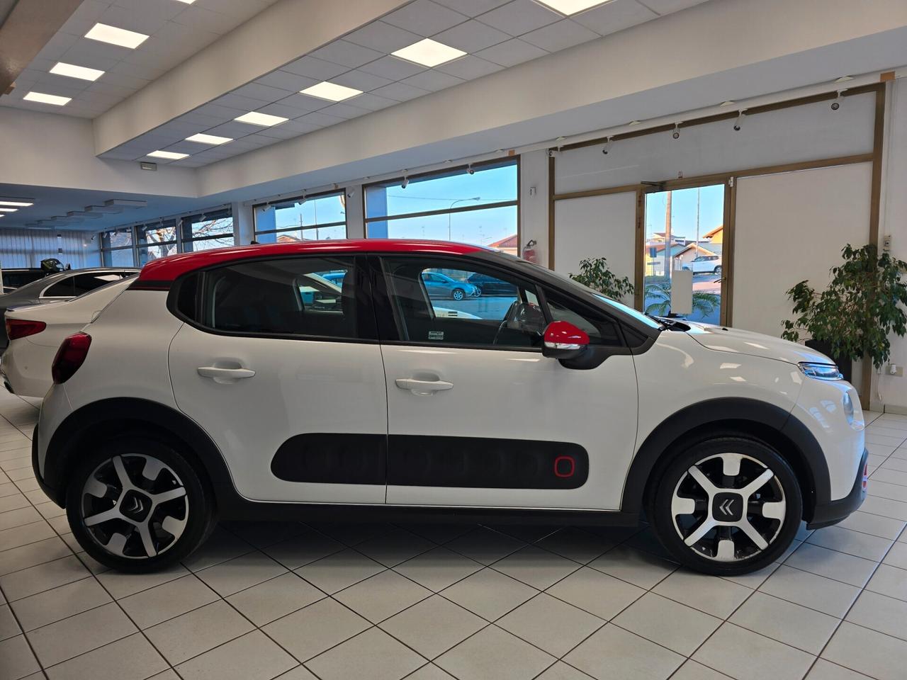 Citroen C3 PureTech 82 Shine 2017 NEOPATENTATI