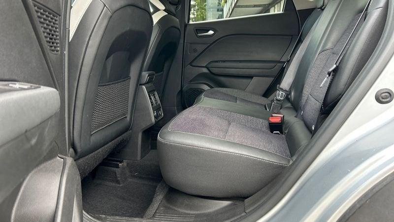 Renault Captur 1.6 E-Tech hybrid Techno Fast Track 145cv auto 1.6 E-TECH Hybrid Techno Fast Track Auto