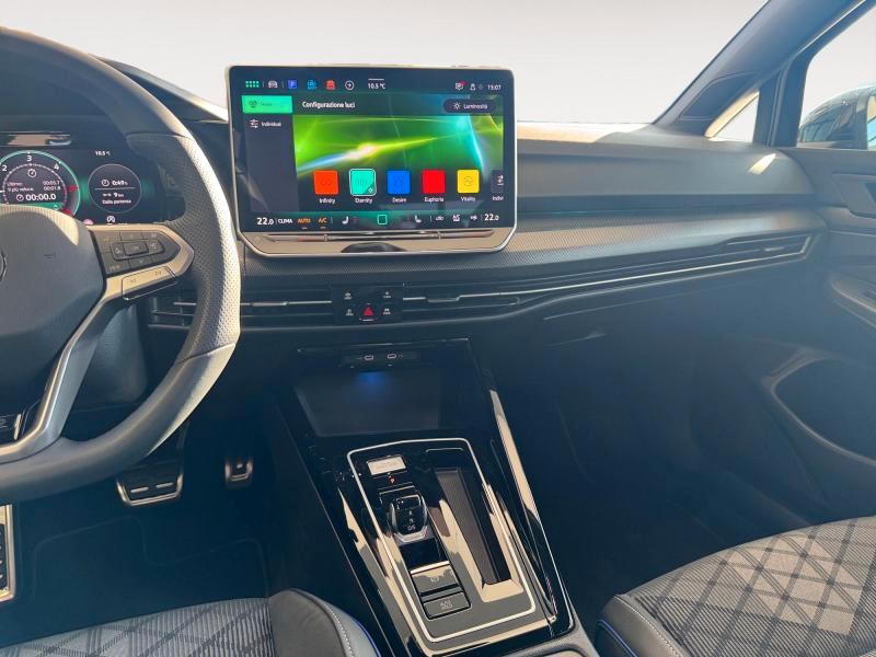 Volkswagen Golf 2.0 tdi R-Line 150cv dsg