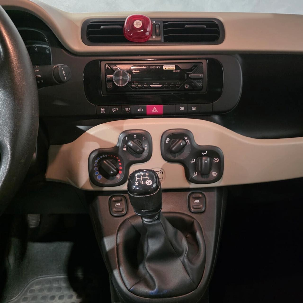 Fiat Panda 1.2 BENZINA NEOPATENTATI