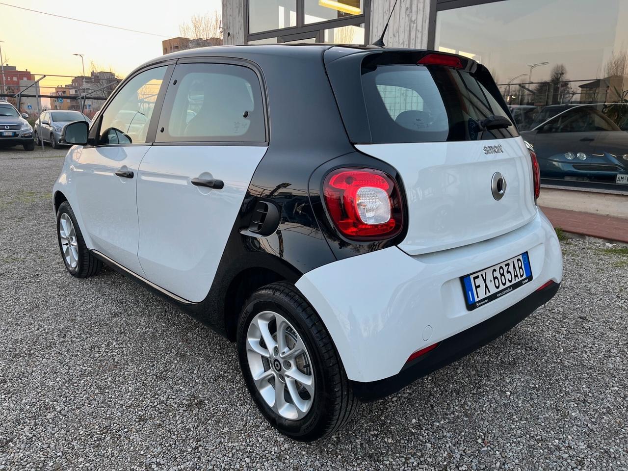 Smart ForFour 70 1.0 Youngster OK neopatentati