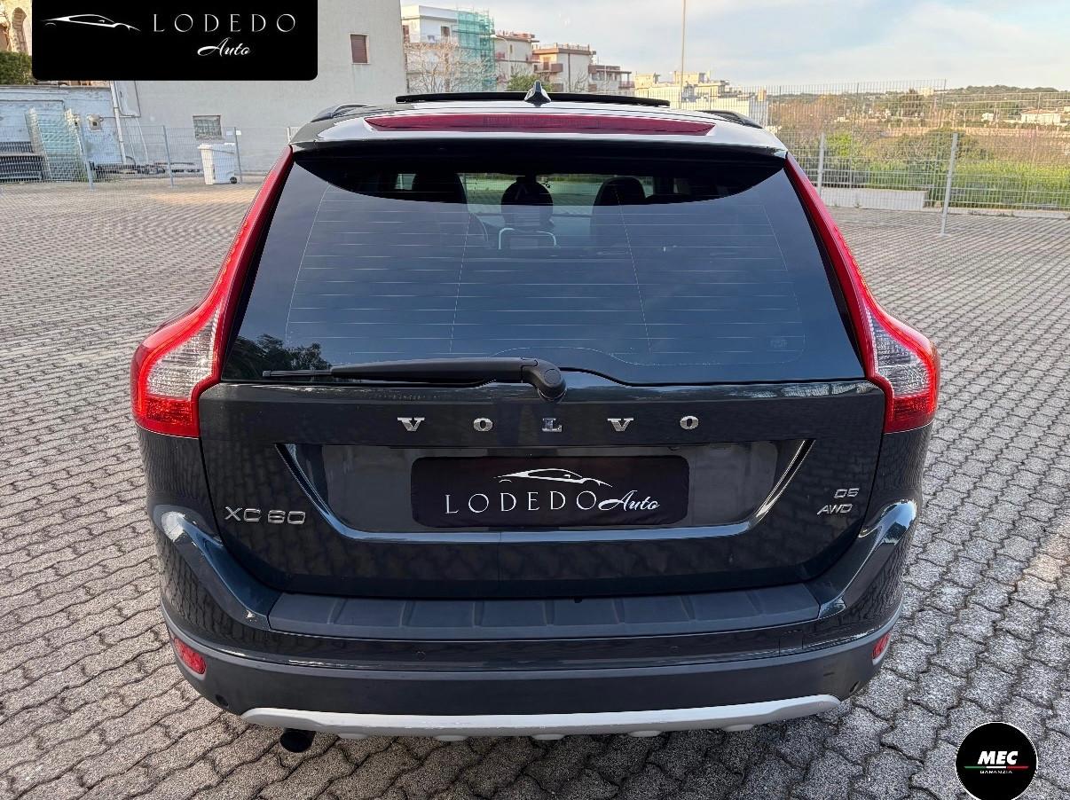 Volvo XC60 2.4 D5 Momentum “Tetto apribile” full optional