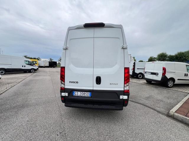 Iveco DAILY 35S16 V 7 posti