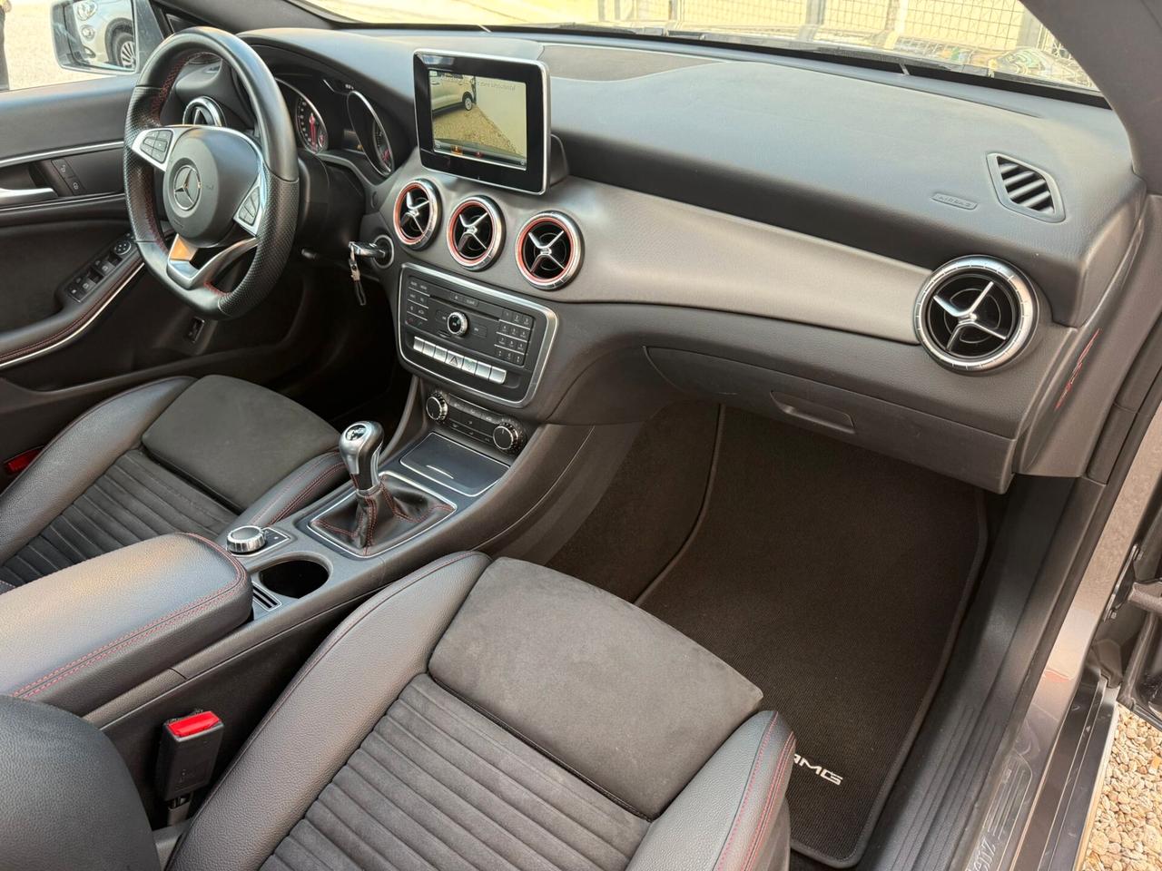 Mercedes-benz CLA 200 d Premium Amg 72000km