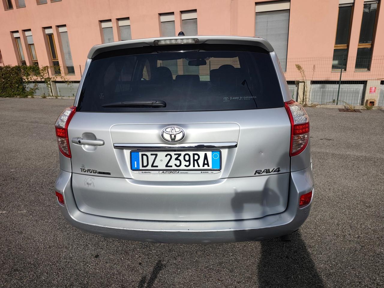 Toyota RAV4 4x4 automatico 2.2 D-Cat A/T 150 CV Luxury