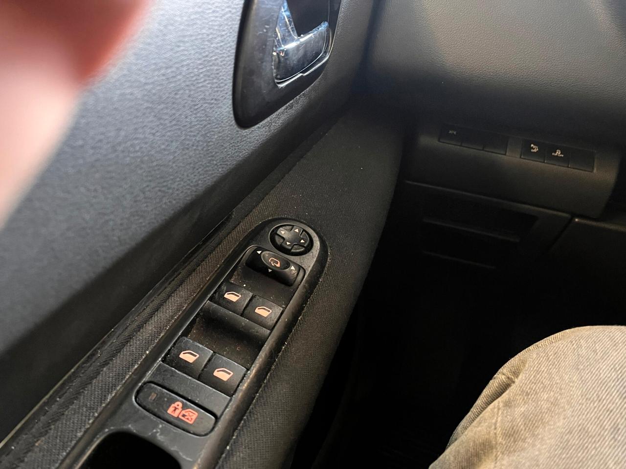 Peugeot 5008 1.6 HDi 112CV Allure