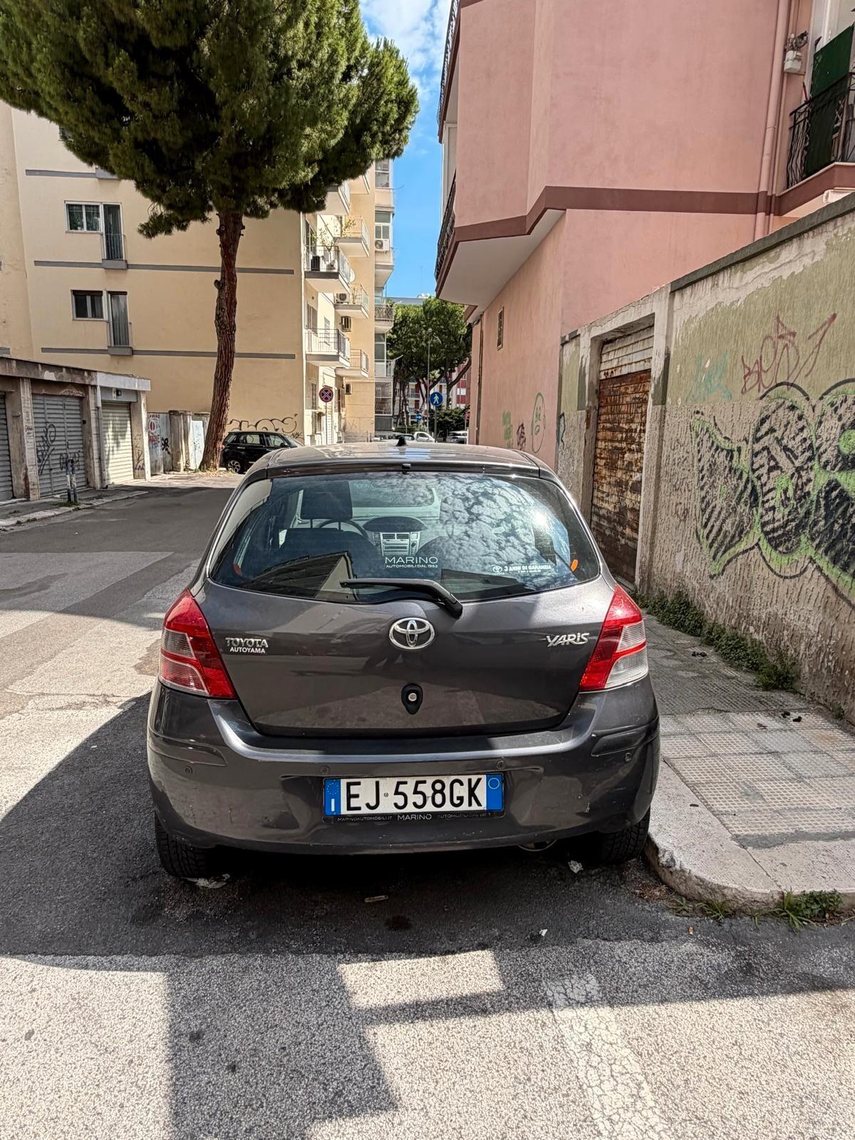 Toyota Yaris 1.0 benzina