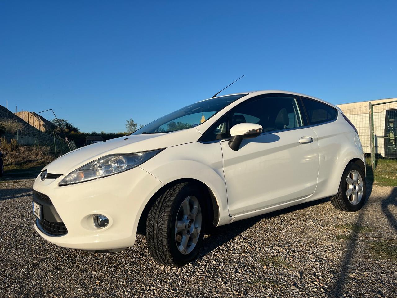 Ford Fiesta 1.4 TDCi 70CV 3 porte Titanium
