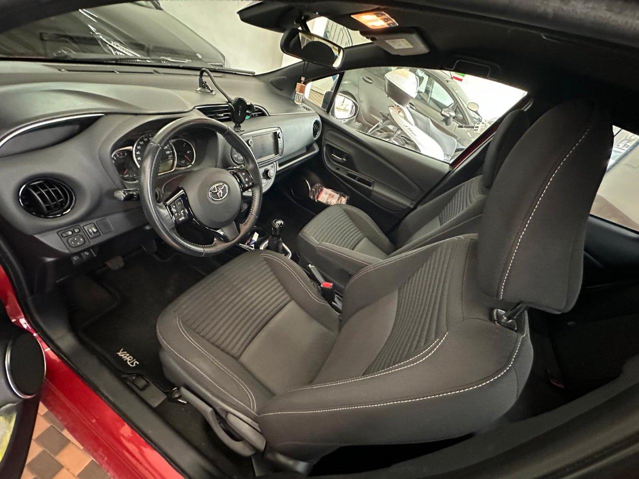 Toyota Yaris 5 Porte Yaris 5p 1.0 Trend Red Edition