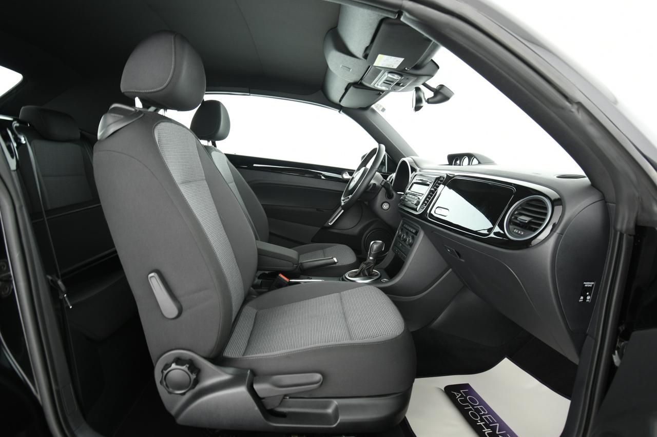 VOLKSWAGEN Maggiolino Cabrio 2.0 tdi bm Design 110cv NEOPATENTATI+C17"
