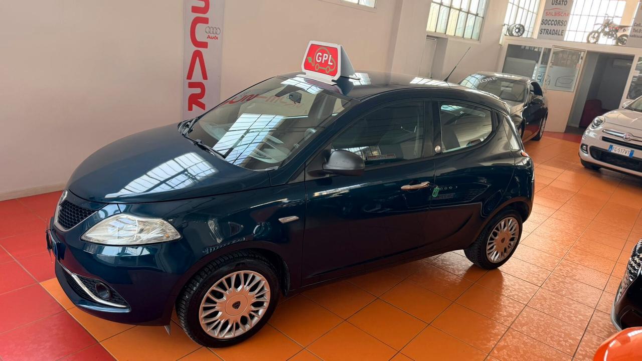Lancia Ypsilon 1.2 69 CV 5 porte GPL Ecochic Gold