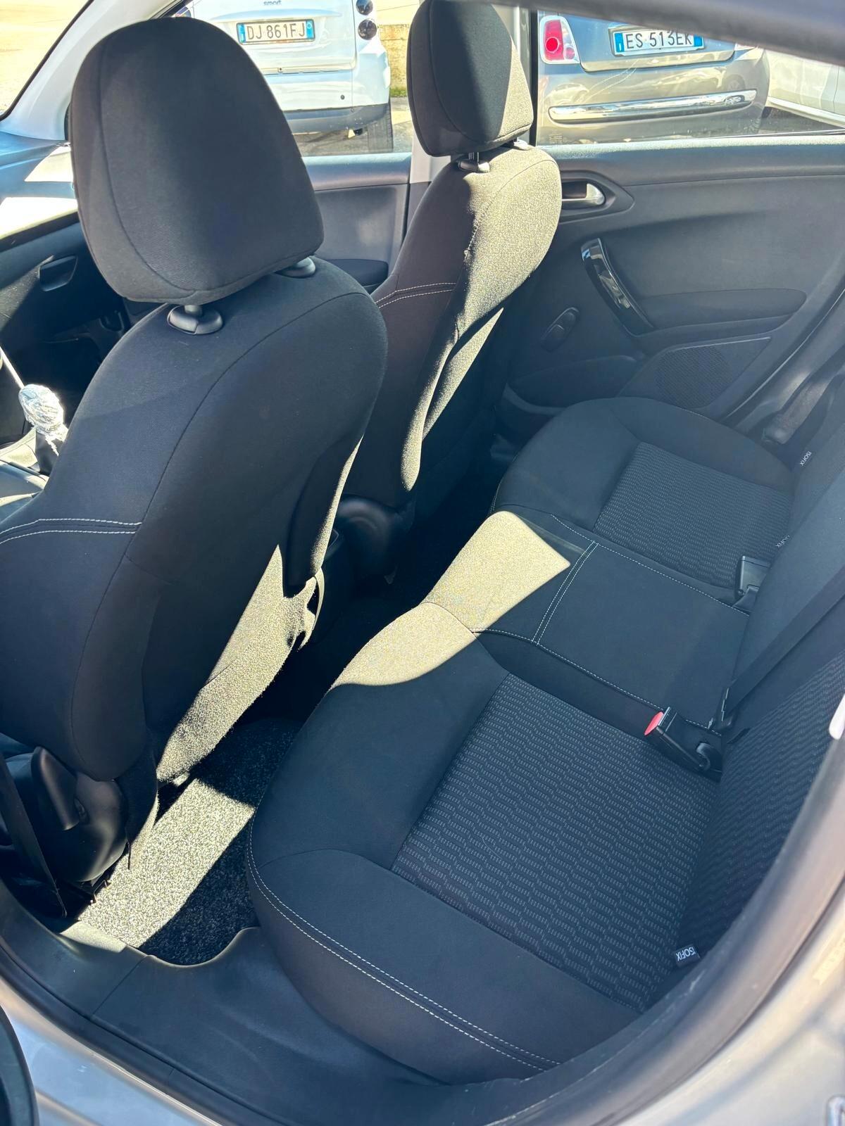 Peugeot 208 BlueHDi 75 5 porte Allure