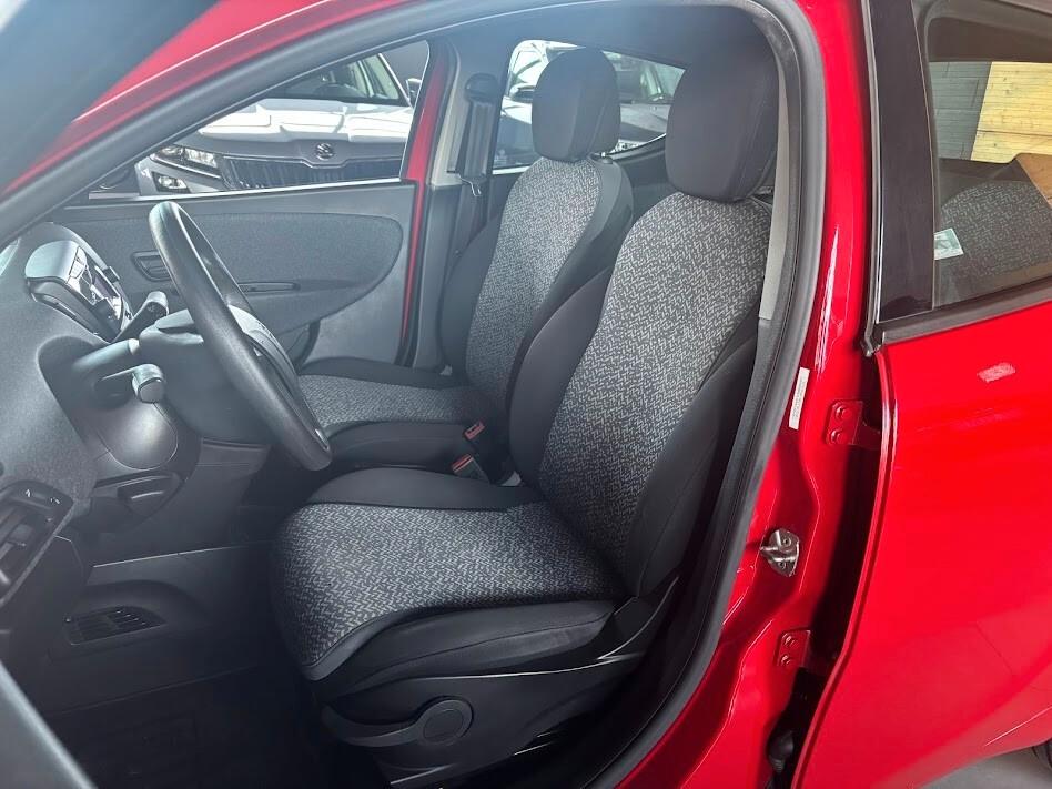 Lancia Ypsilon 1.0 Hybrid 50.000km NEOPATENTATI