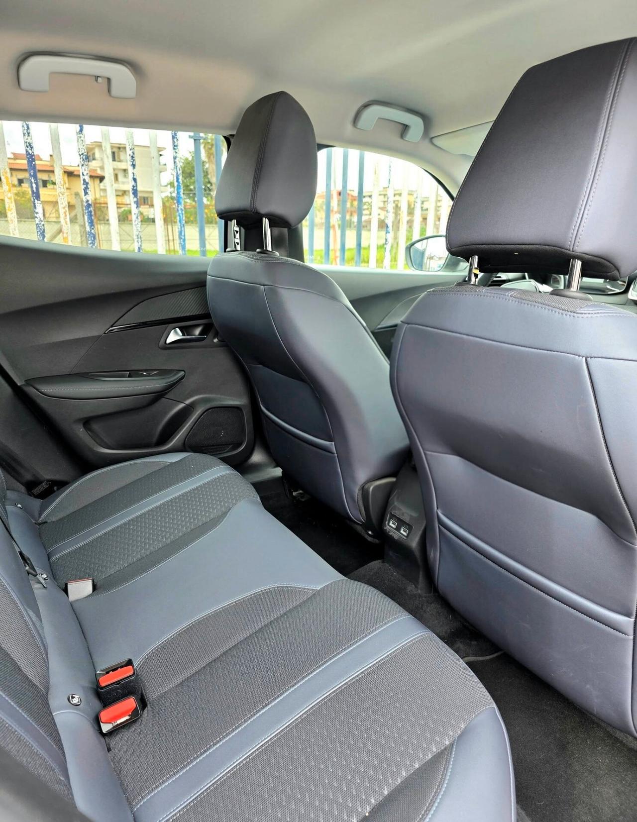 Peugeot 2008 1.5 BlueHDi 102cv Allure Navi Pack