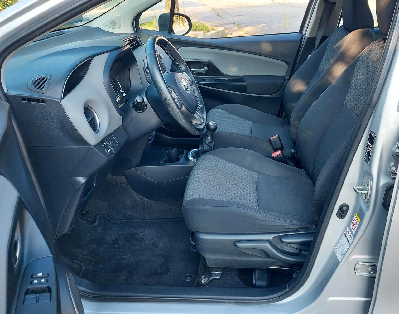 UNICO PROPRIETARIO - TOYOTA YARIS - 1.0 LOUNGE